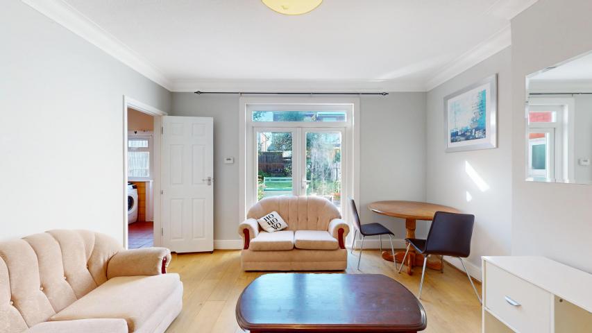 Stunning Sharers Apartment Fleetwood Road, Dollis Hill